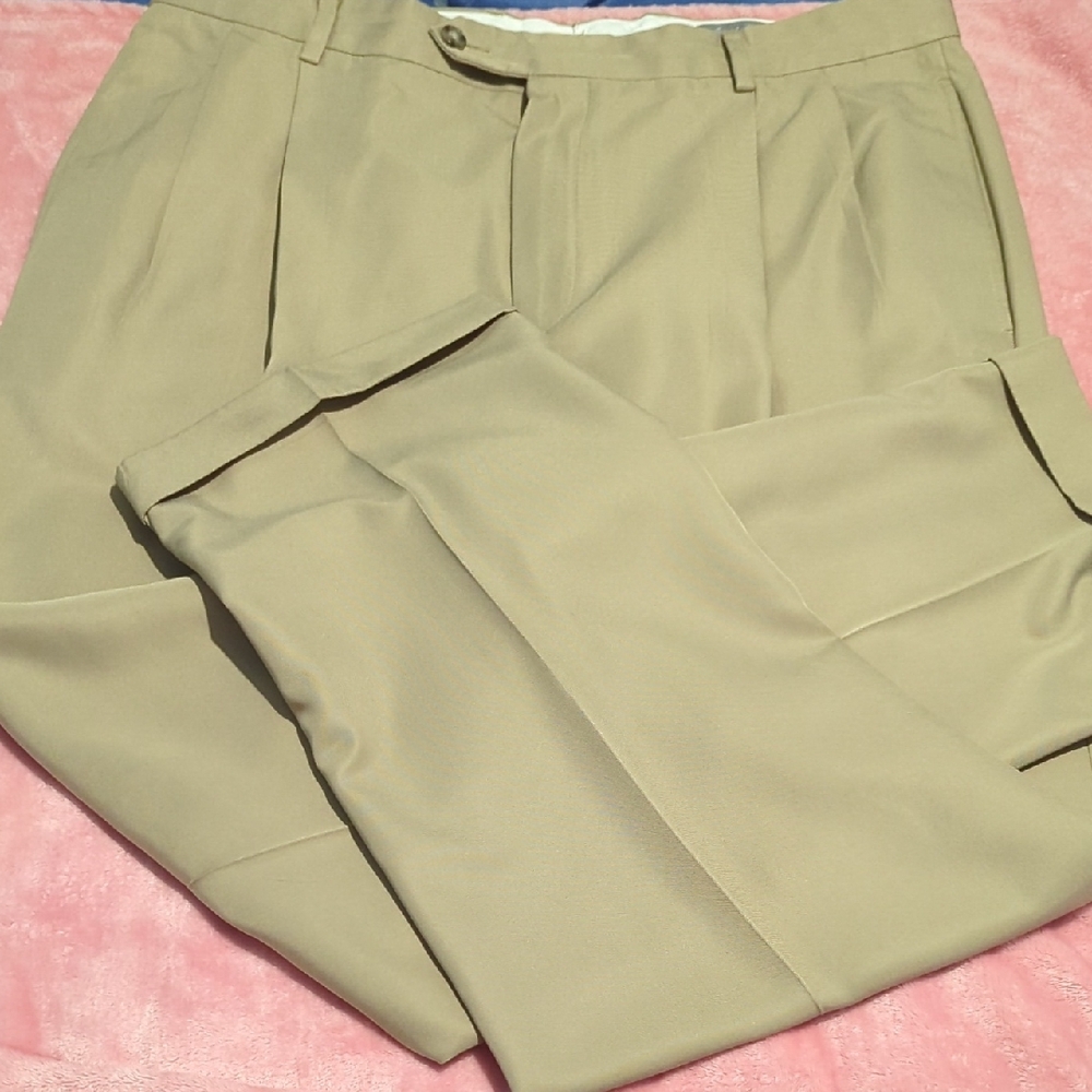 Daniel Cremieux Men's Classic Beige Dress Pants